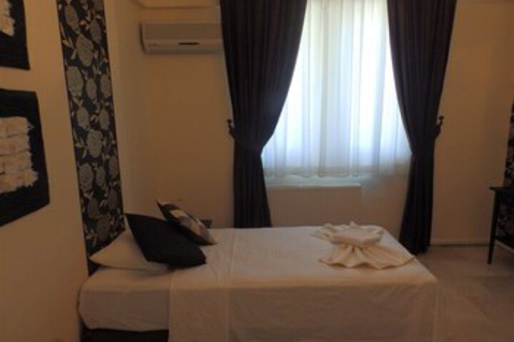 Room 27 of 66