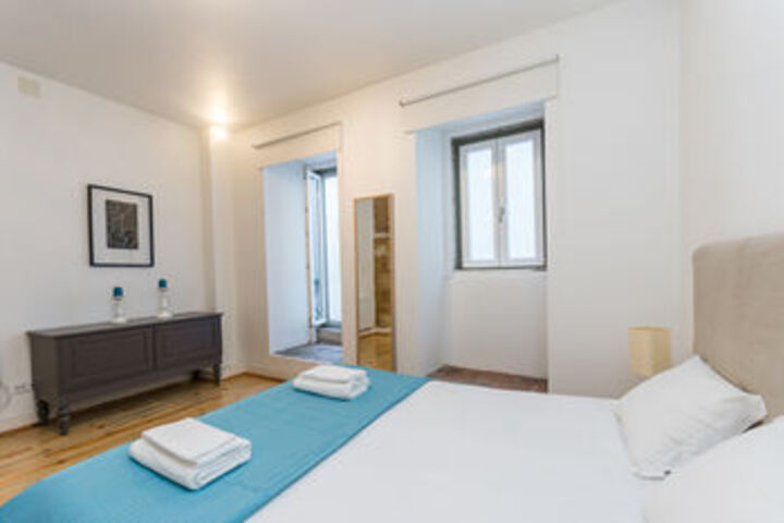 Room 34 of 147
