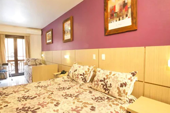 Room 4 of 25