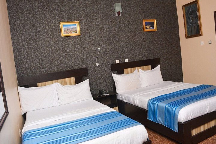 Room 3 of 20
