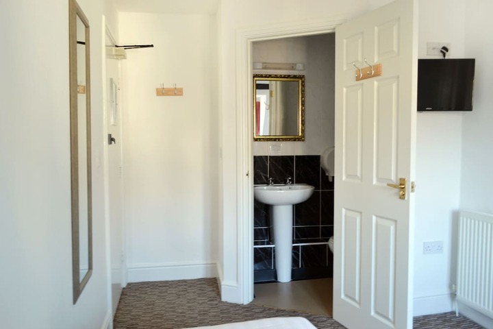 Room 14 of 92