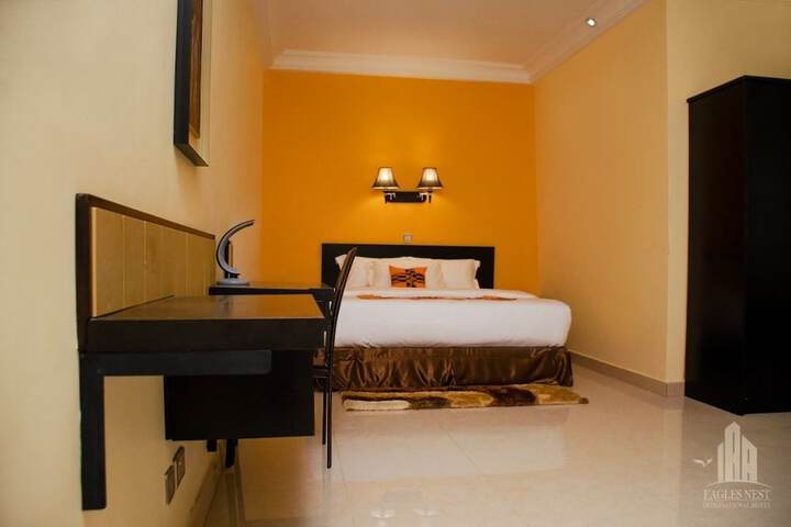 Room 6 of 15
