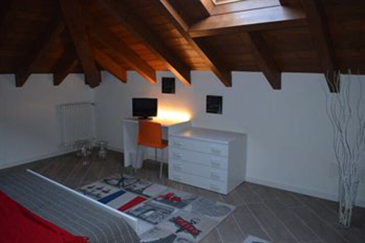 Room 50 of 61