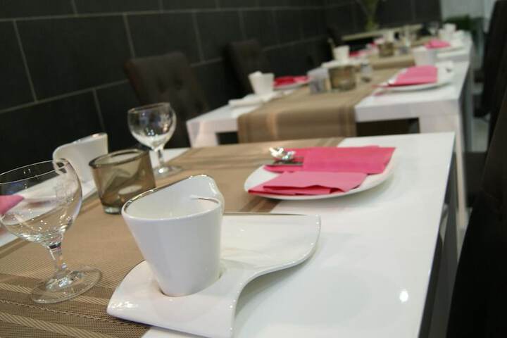 Dining 30 of 45