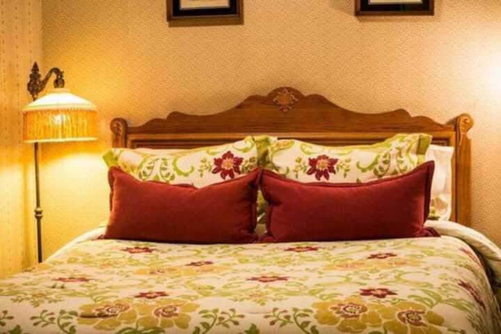 Room 27 of 100