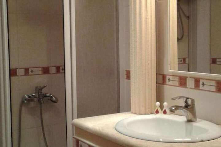 Room 15 of 24