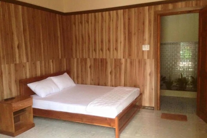 Room 7 of 27