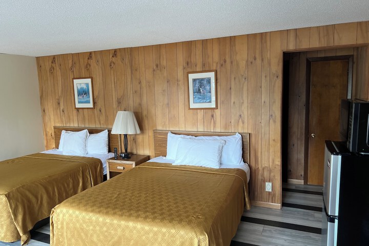 Room 44 of 180