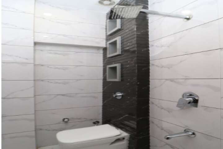 Room 8 of 11