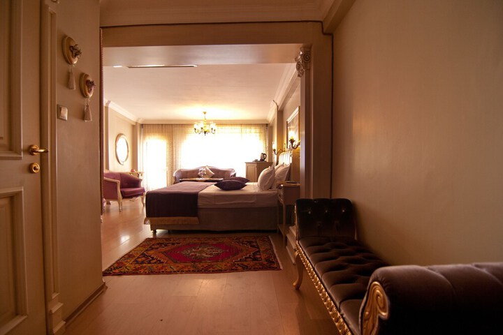 Room 8 of 49