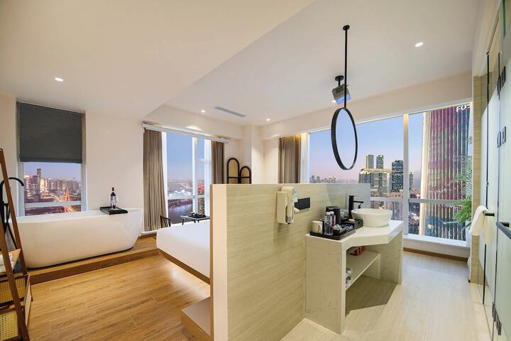 Room 35 of 112