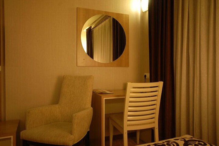 Room 25 of 62