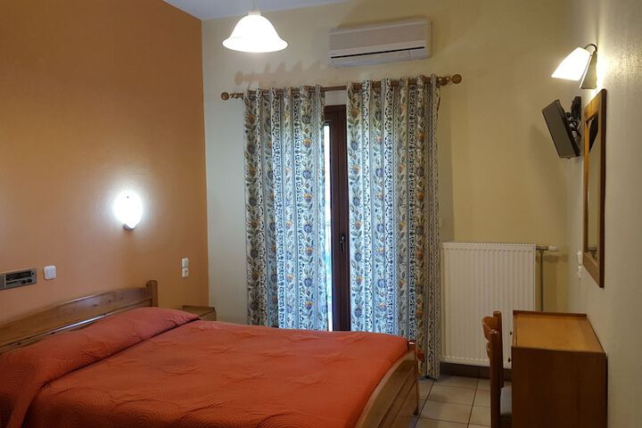 Room 4 of 40