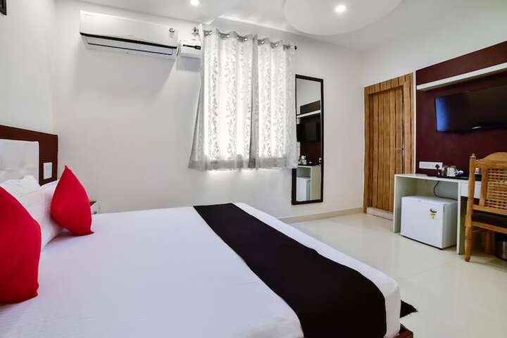Room 14 of 14