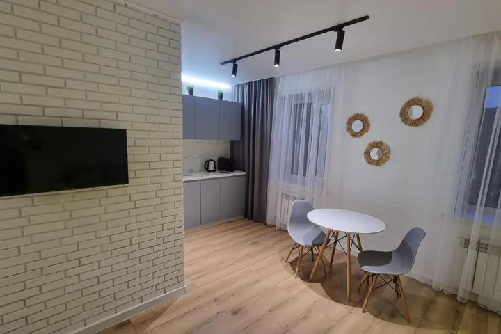 Room 3 of 10