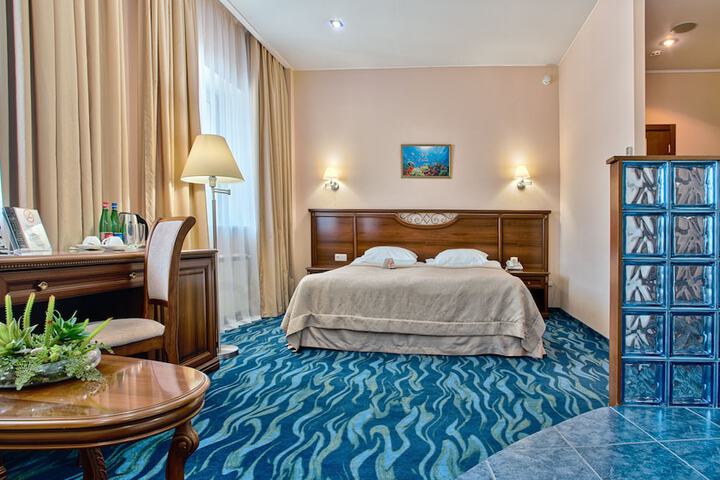 Room 12 of 43