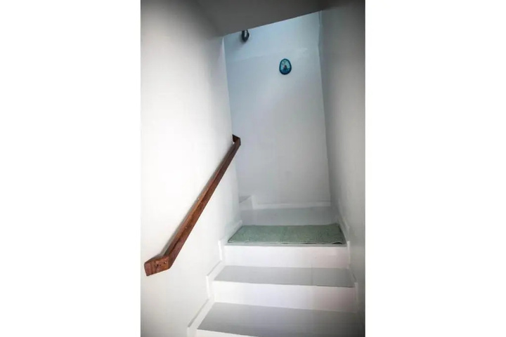 Room 7 of 10