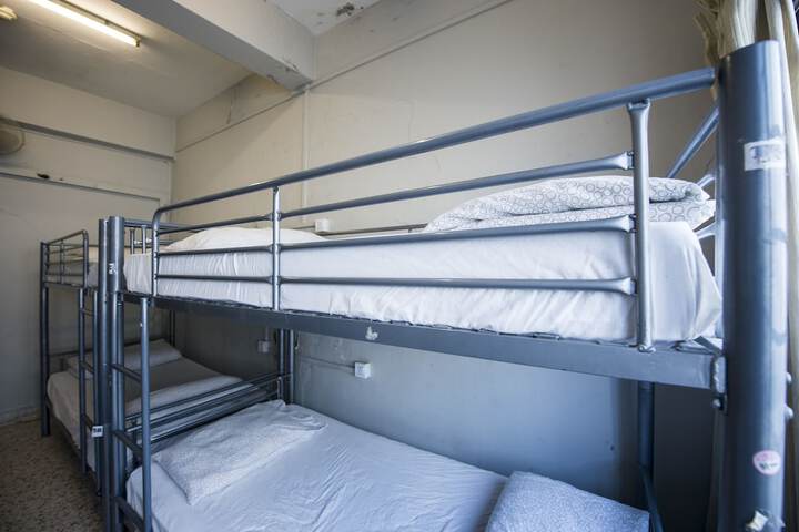 Room 13 of 43