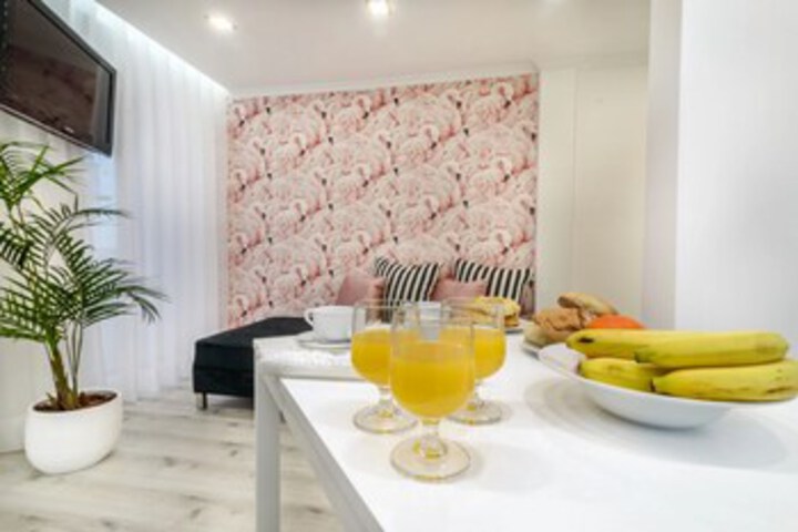 Room 6 of 18
