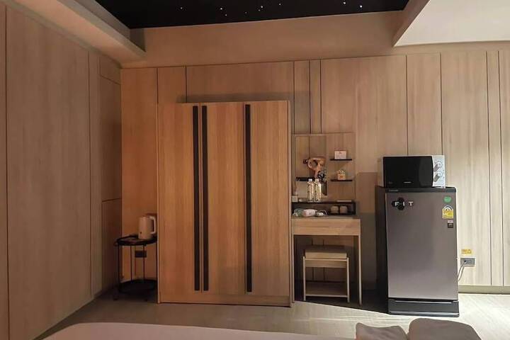 Room 11 of 20