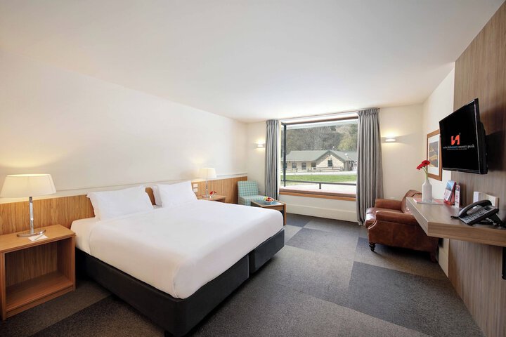 Room 13 of 25