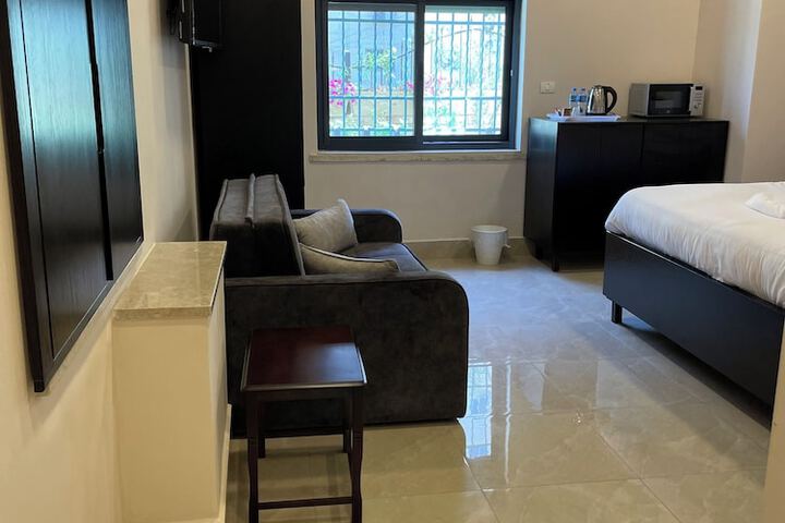 Room 51 of 243