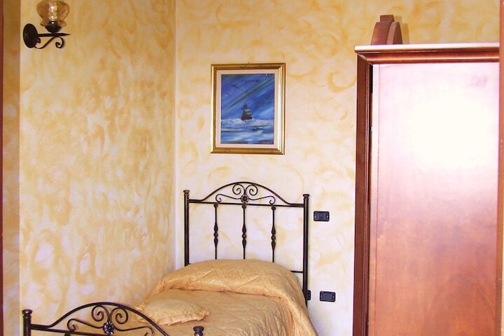 Room 20 of 131