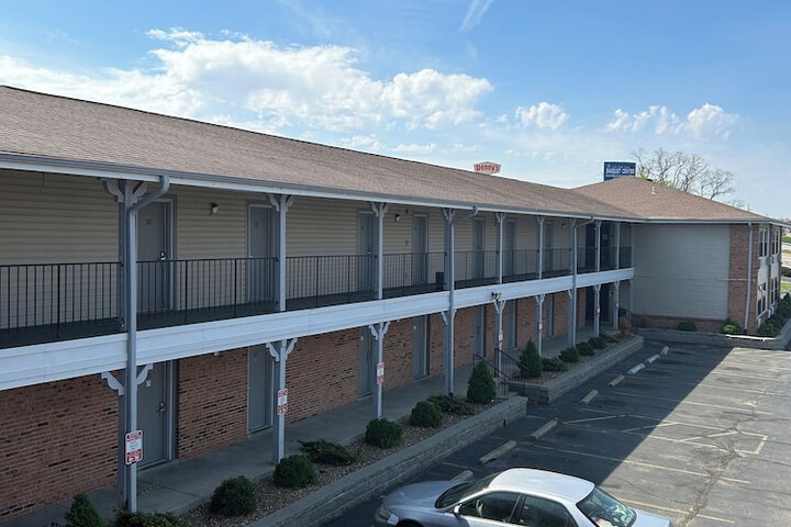 Hotel 7 of 8