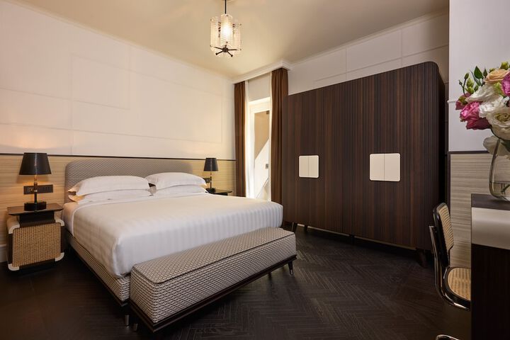 Room 6 of 78