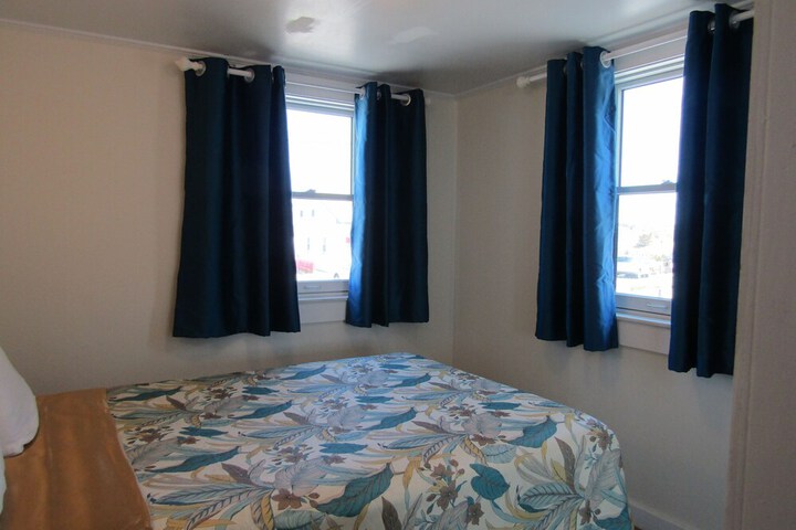 Room 34 of 219