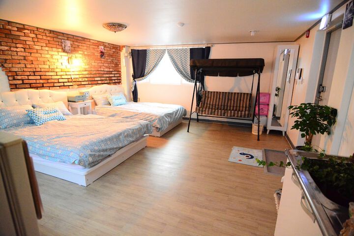 Room 10 of 264