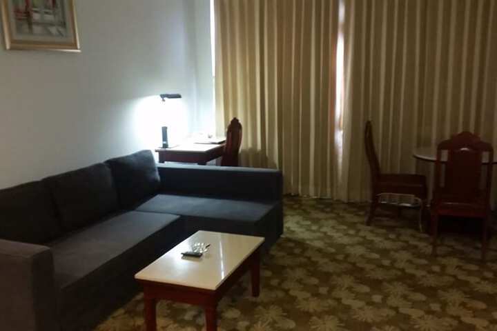 Room 21 of 34