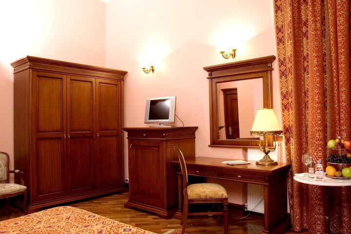 Room 11 of 58