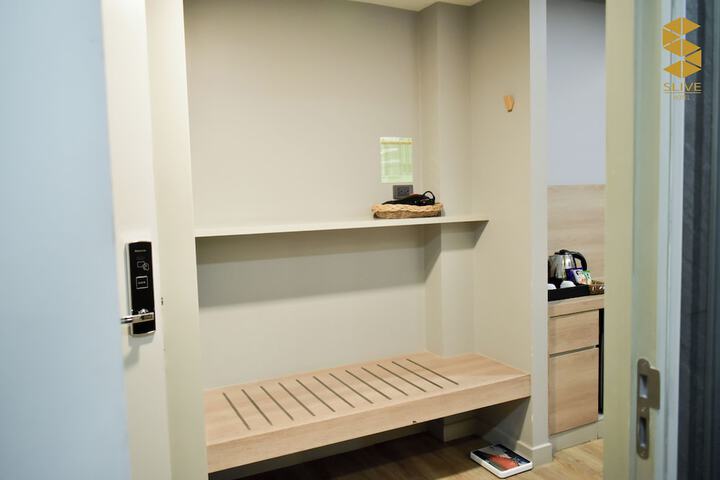 Room 17 of 52