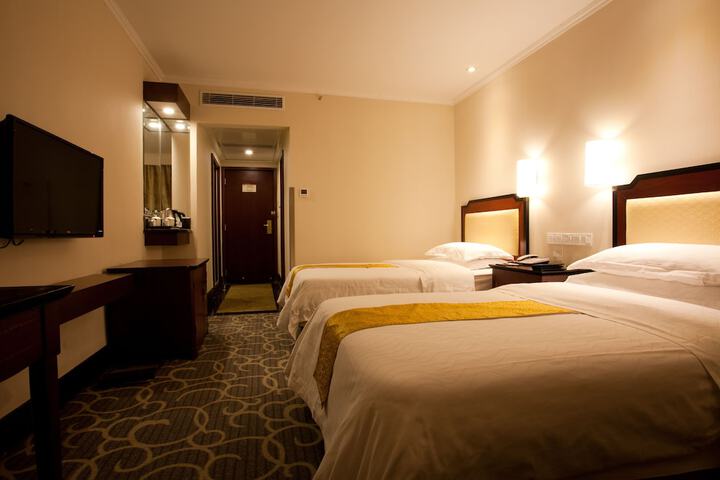Room 3 of 46