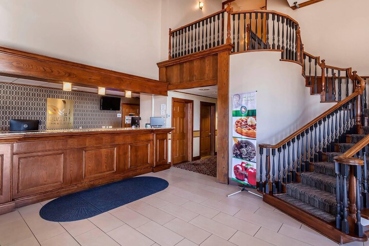 Entrance & Lobby