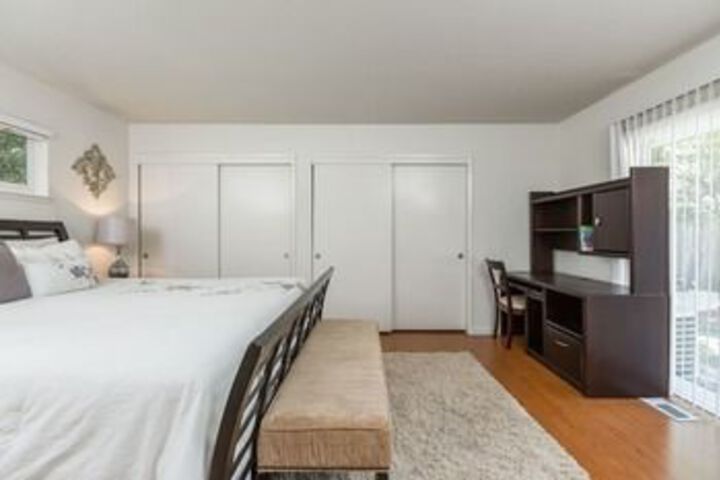 Room 13 of 42