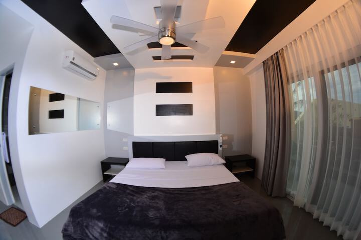 Room 9 of 92