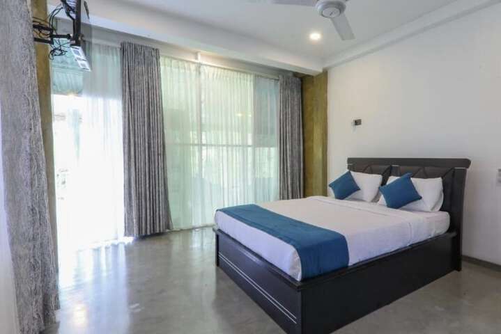 Room 16 of 53