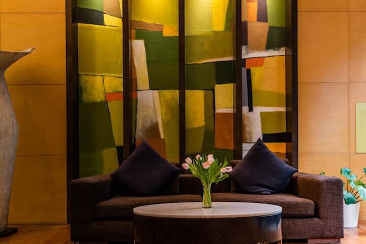 Entrance & Lobby