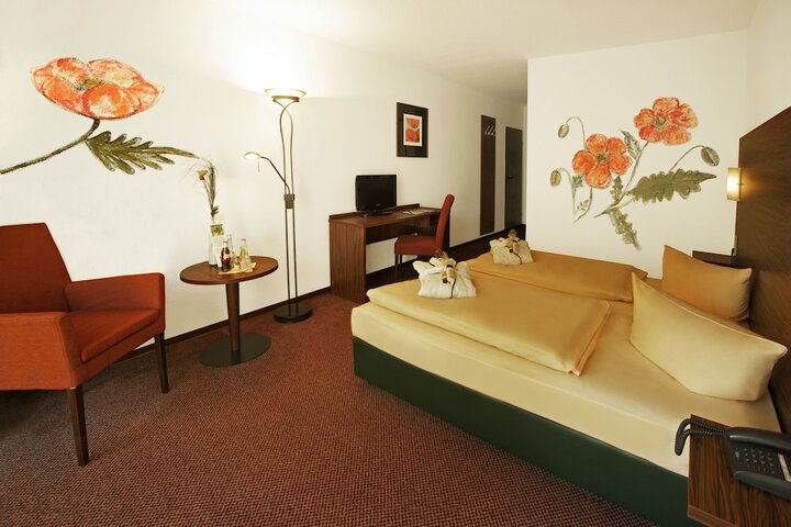 Room 6 of 70