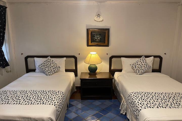 Room 12 of 53