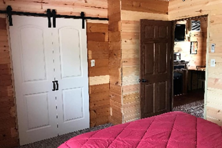 Room 4 of 77