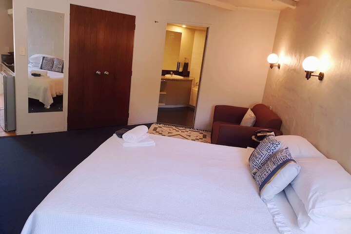 Room 5 of 43
