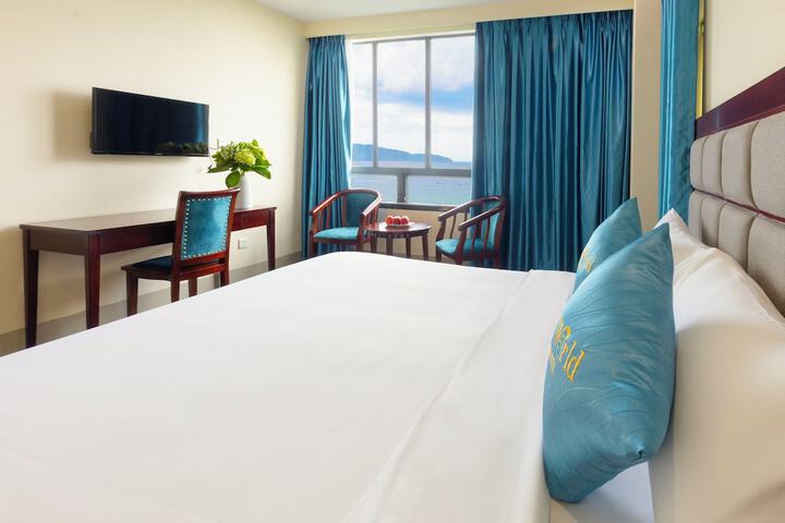 Room 42 of 150