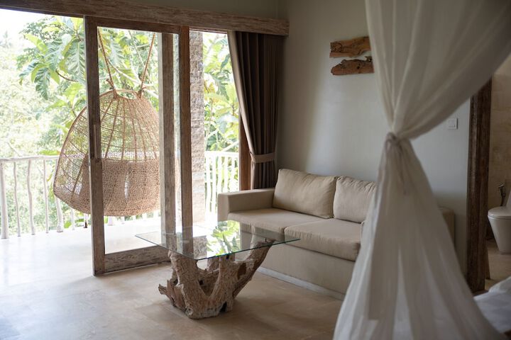 Room 9 of 21