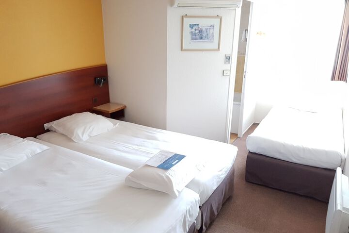 Room 7 of 65