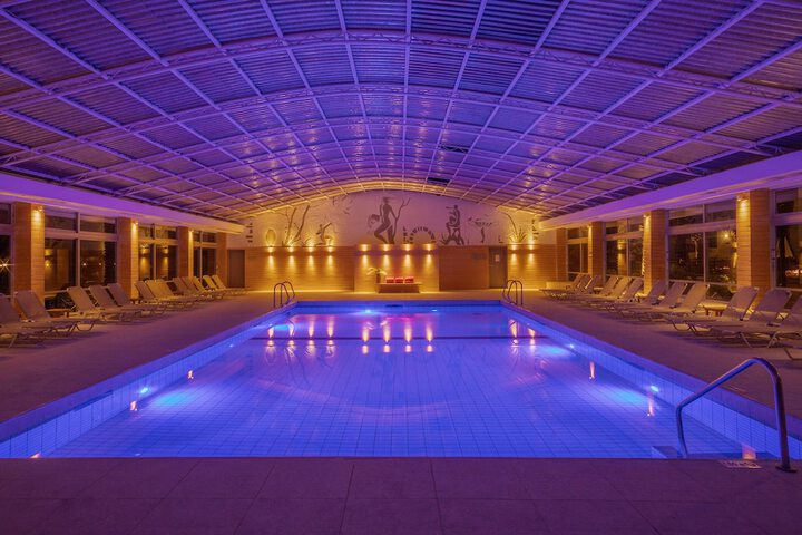 Pool 53 of 143
