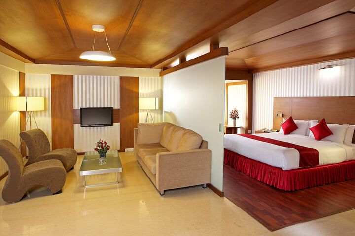 Room 7 of 37