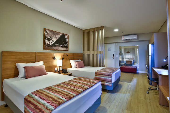 Room 27 of 71